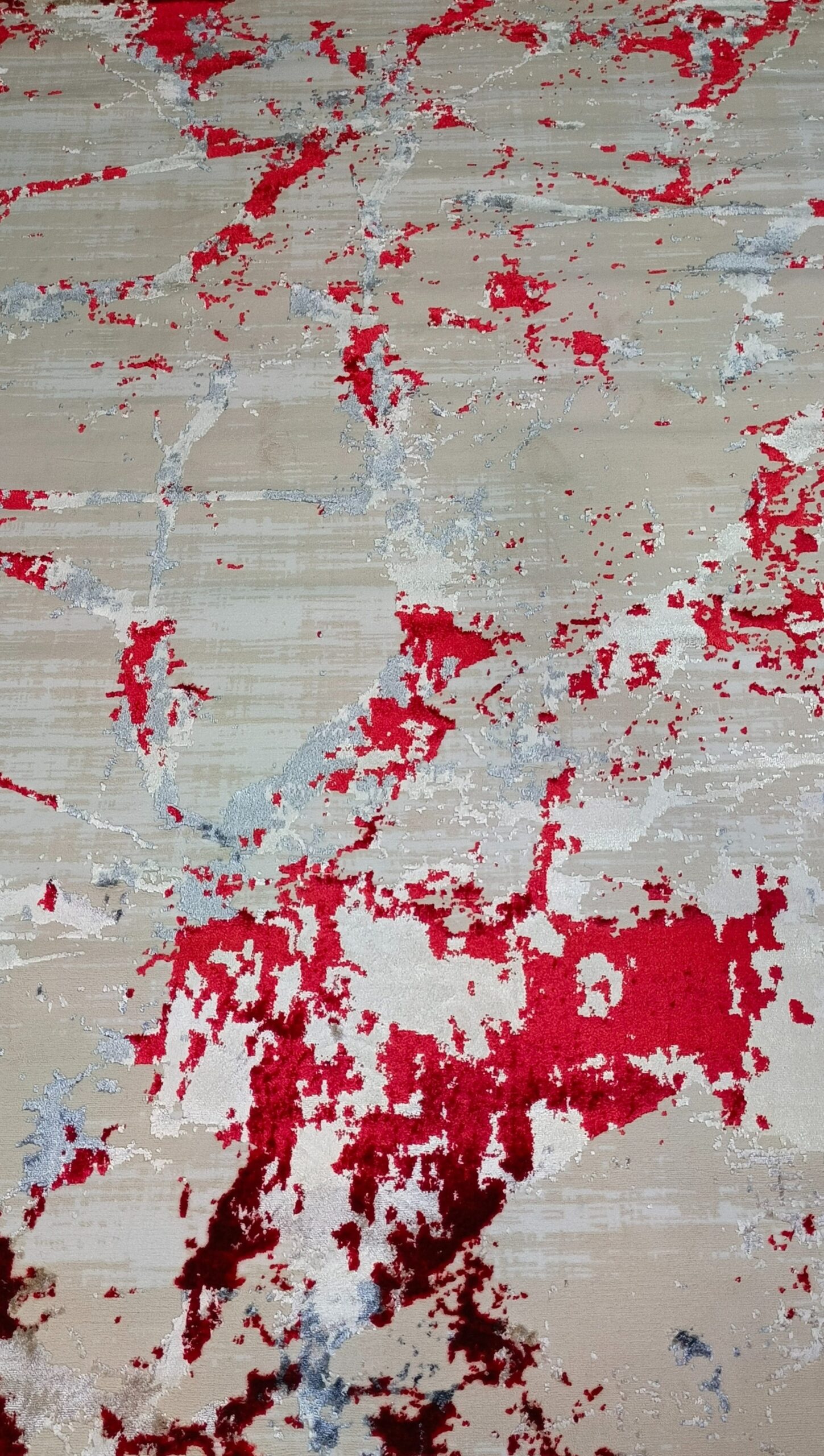 Crimson Glaze Duel-View Rug - Beige Canvas with Red & Silver Streaks
