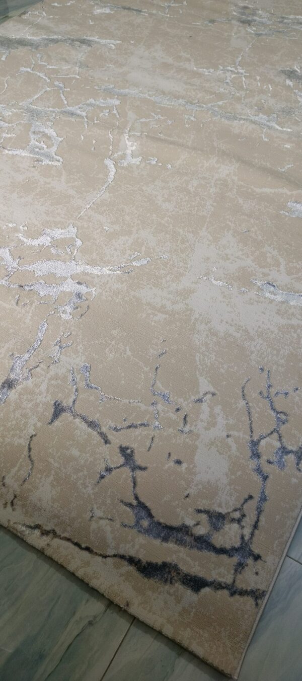 Silver Marble Trace - Abstract Beige Duel-View Rug with Metallic Veins - Image 4