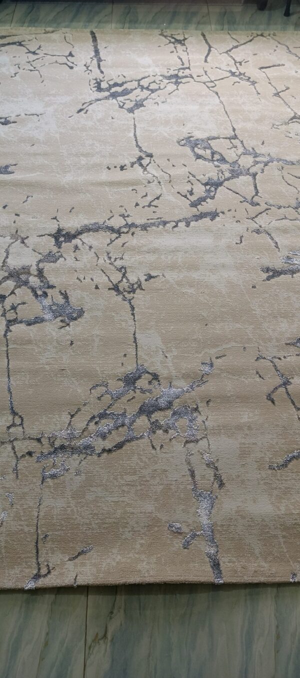Silver Marble Trace - Abstract Beige Duel-View Rug with Metallic Veins - Image 5
