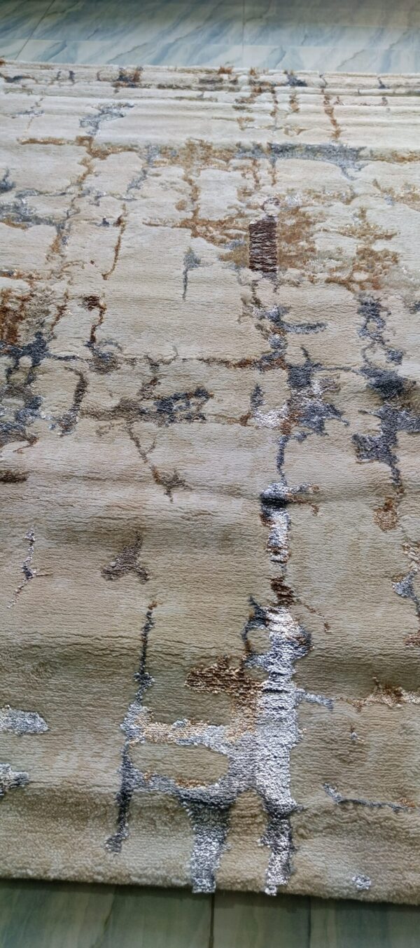 Desert Gold Luxe Duel-View Rug – Sandy Cracks with Metallic Veins - Image 9