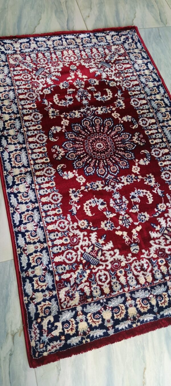 Classic Red Persian Rug with Floral Motifs & Navy Border - Image 3