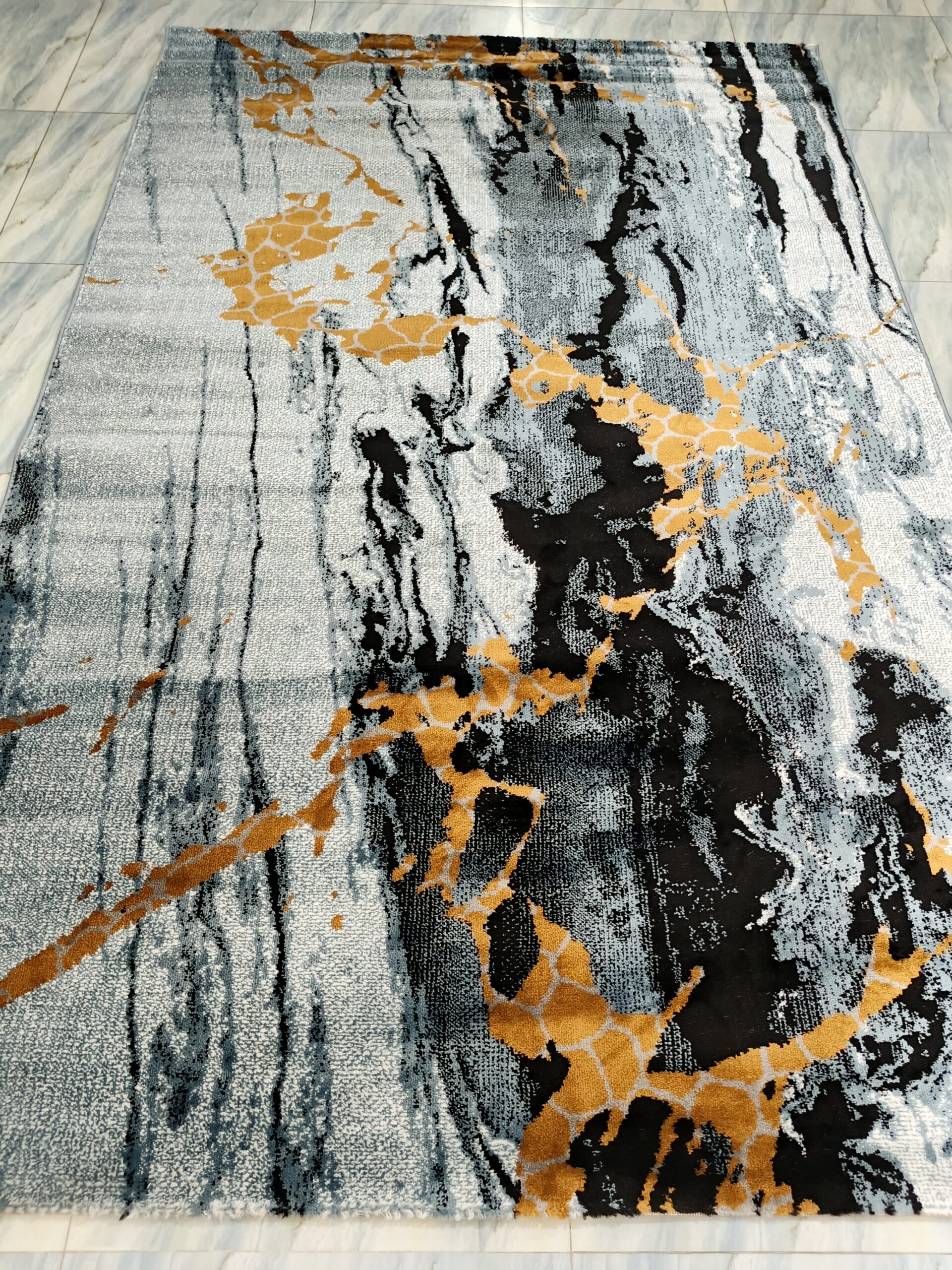 Marble Blaze – 6x9 Ft Abstract Rug in Grey, Black & Gold