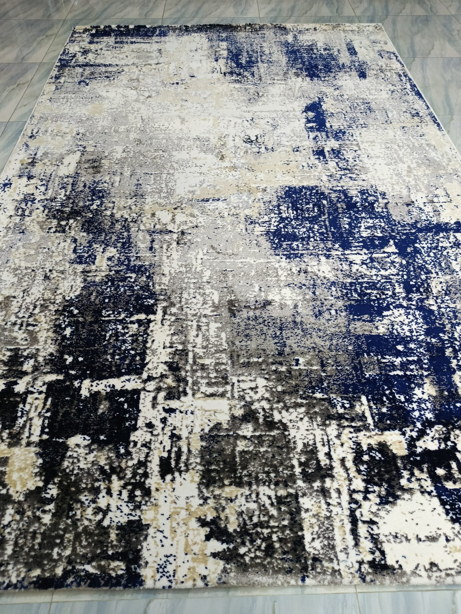 Frosted Depth – 6x9 Ft Abstract Rug in White, Navy & Charcoal