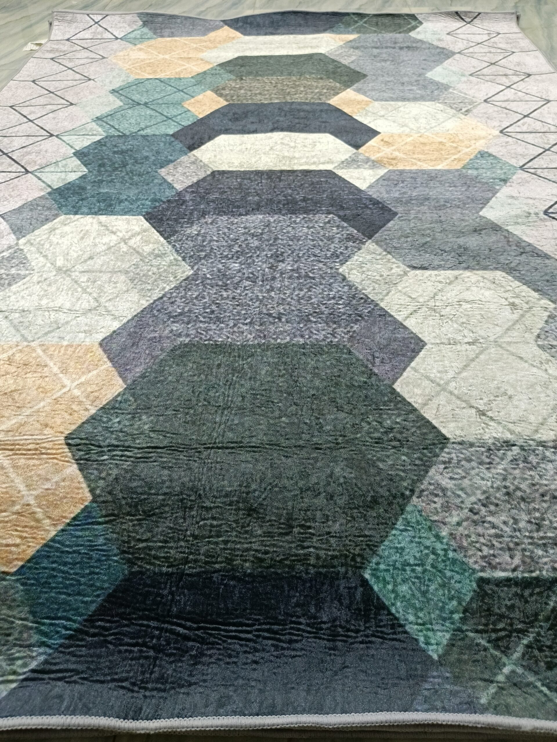HexaBlend – Contemporary Rug in Earthy Tones & Teal Accents