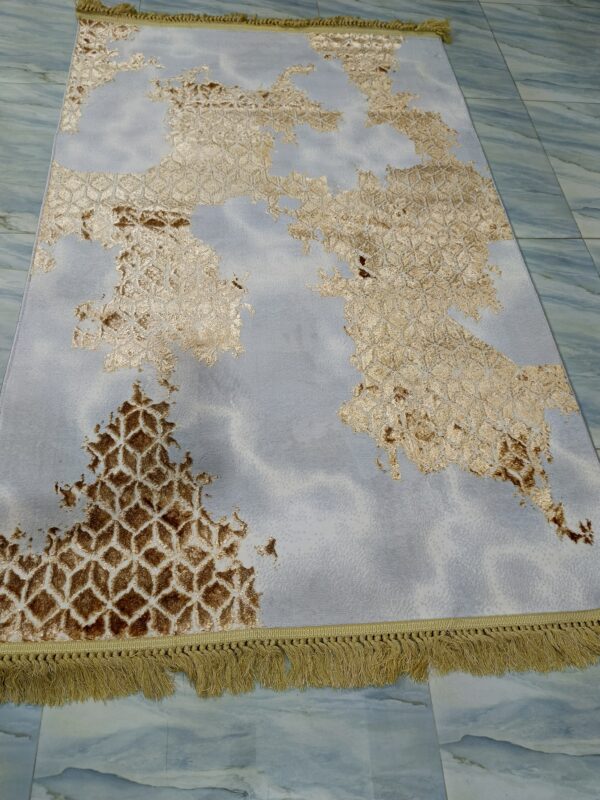 Golden Hive – 4x6 Ft 3D Shiny Rug in White & Bronze - Image 5
