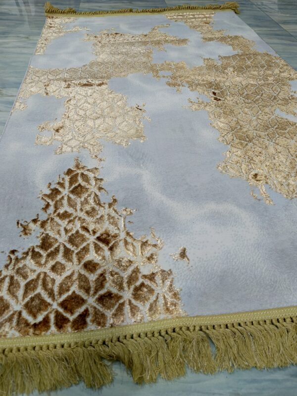 Golden Hive – 4x6 Ft 3D Shiny Rug in White & Bronze - Image 4