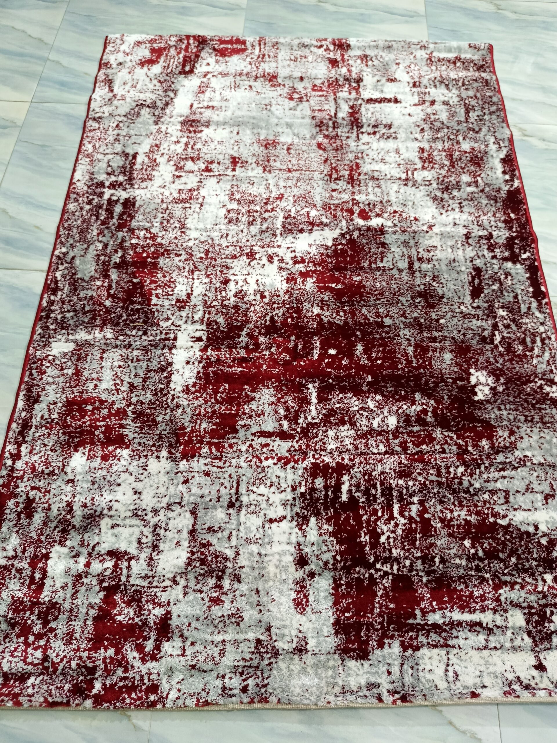 Crimson Fade – 4x6 Ft Abstract Rug in Red & Frosted Grey