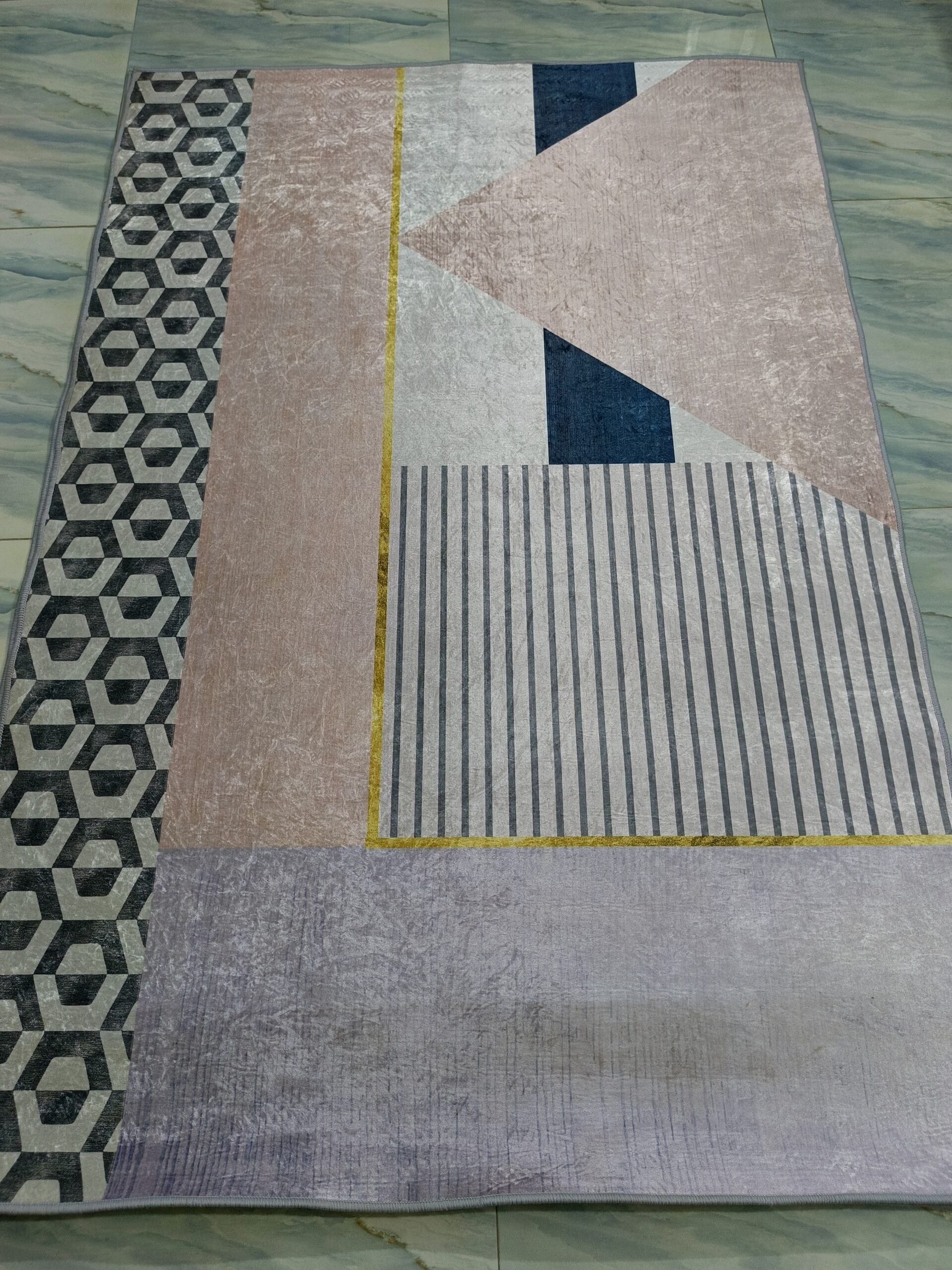 Pastel Maze – 4x6 Ft Geometric Rug in Lilac, Blush & Charcoal