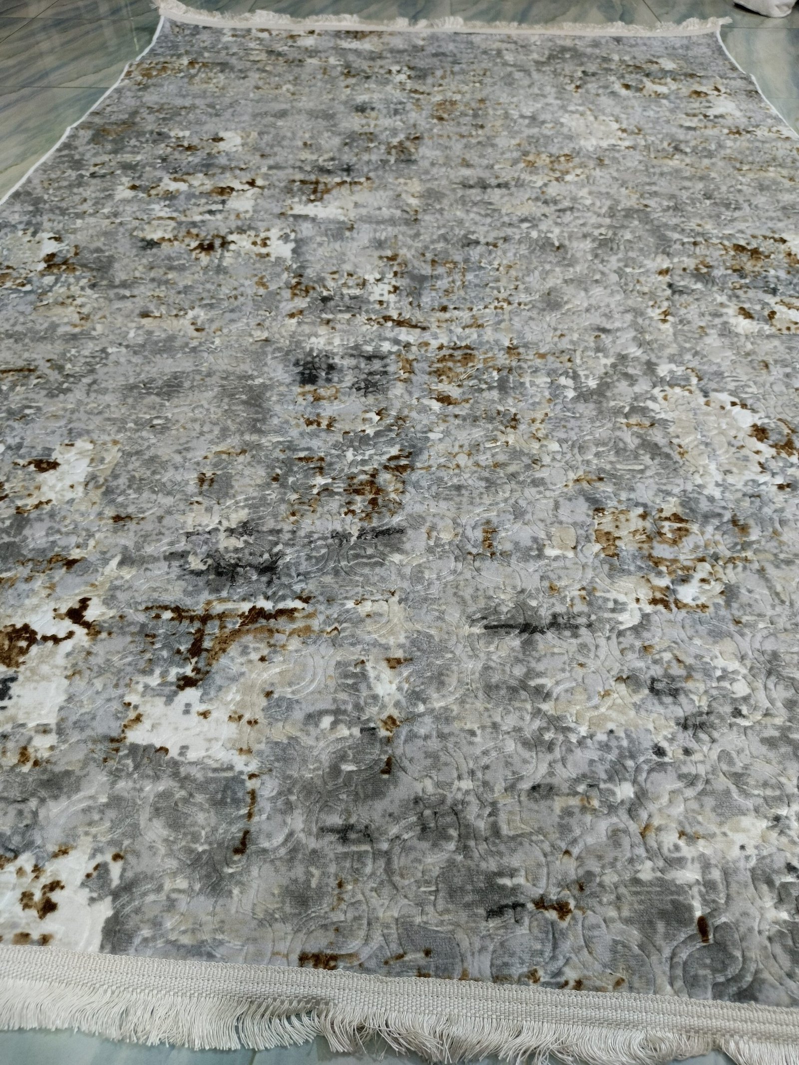 Premium Turkish Rug – Distressed Grey Texture with Subtle Gold Hints | Soft Velvet Finish & Non-Slip Backing (Copy) - Image 2