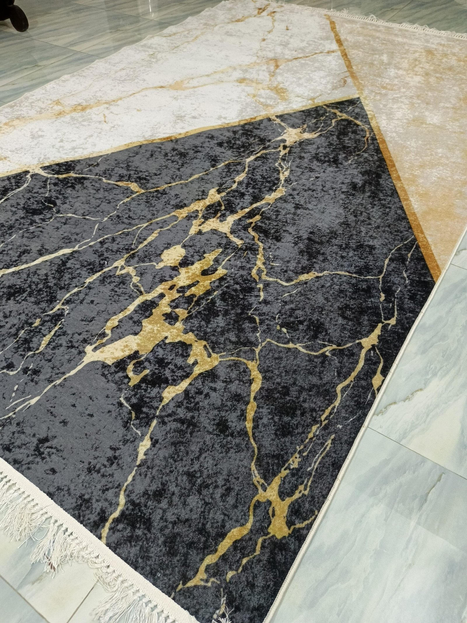 Marble-Inspired Turkish Rug – 6.2 × 9.8 ft – Black, Gold & Beige Geometric Design – Premium Quality with Leather Back – Soft & Washable - Image 3