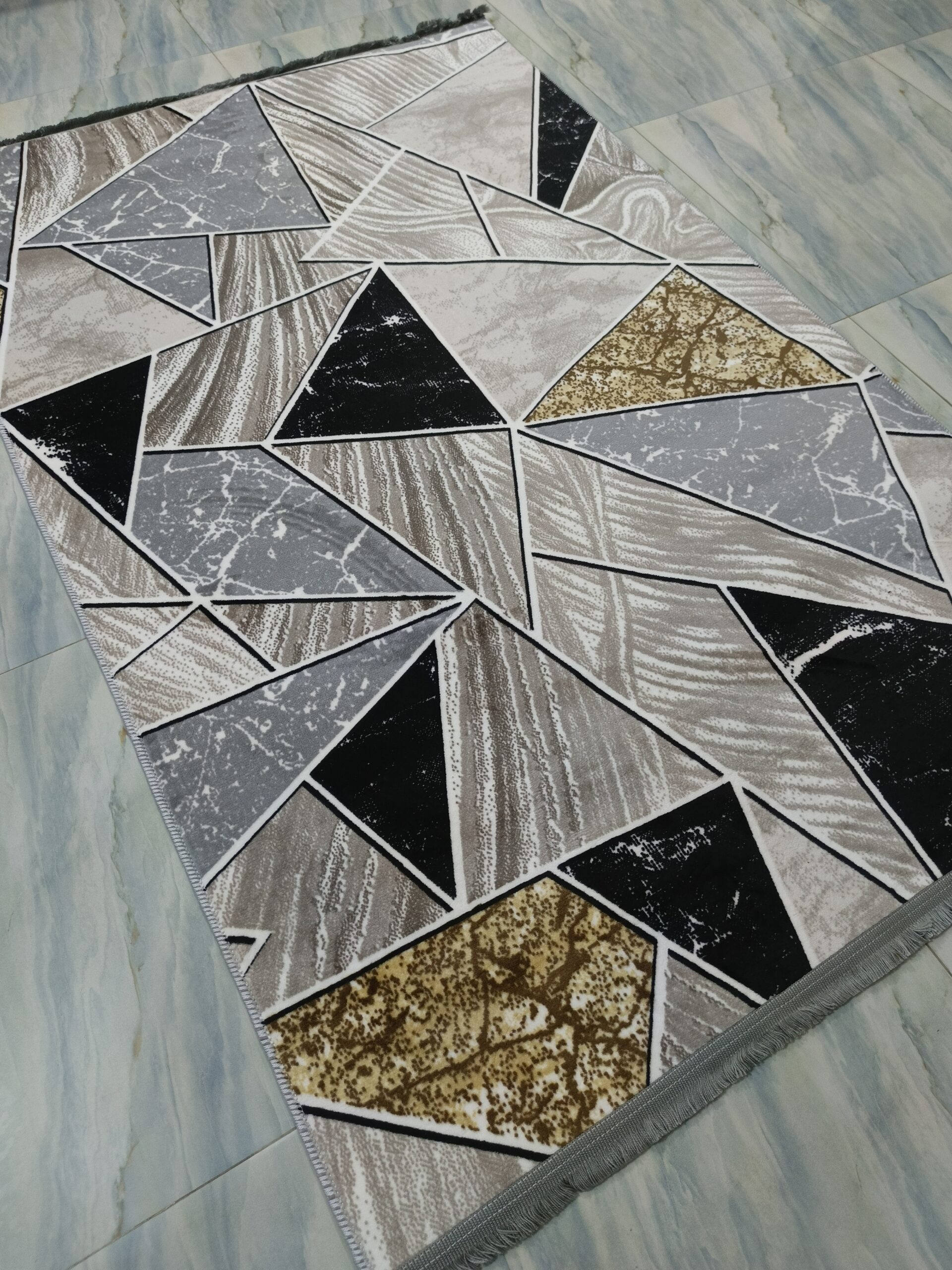 Geometric Block Pattern Turkish Rug – Bold Multi-Tone Soft Anti-Slip Carpet for Living Room, Bedroom & Entryway