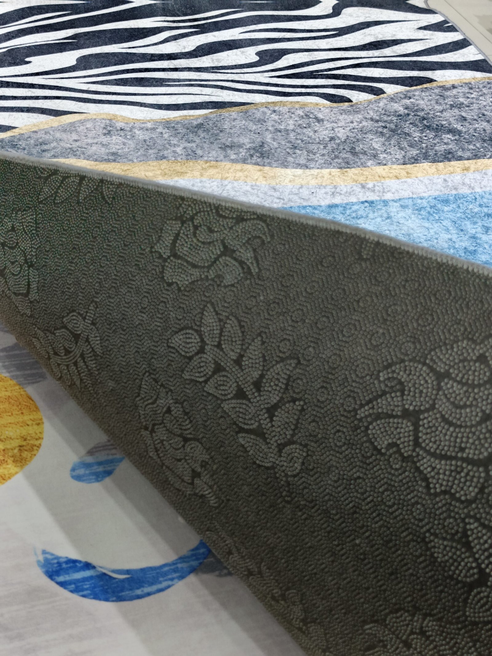 Premium Modern Wave Rug – Zebra & Blue Accent Carpet (4x6 ft, 6mm, China Origin) - Image 3