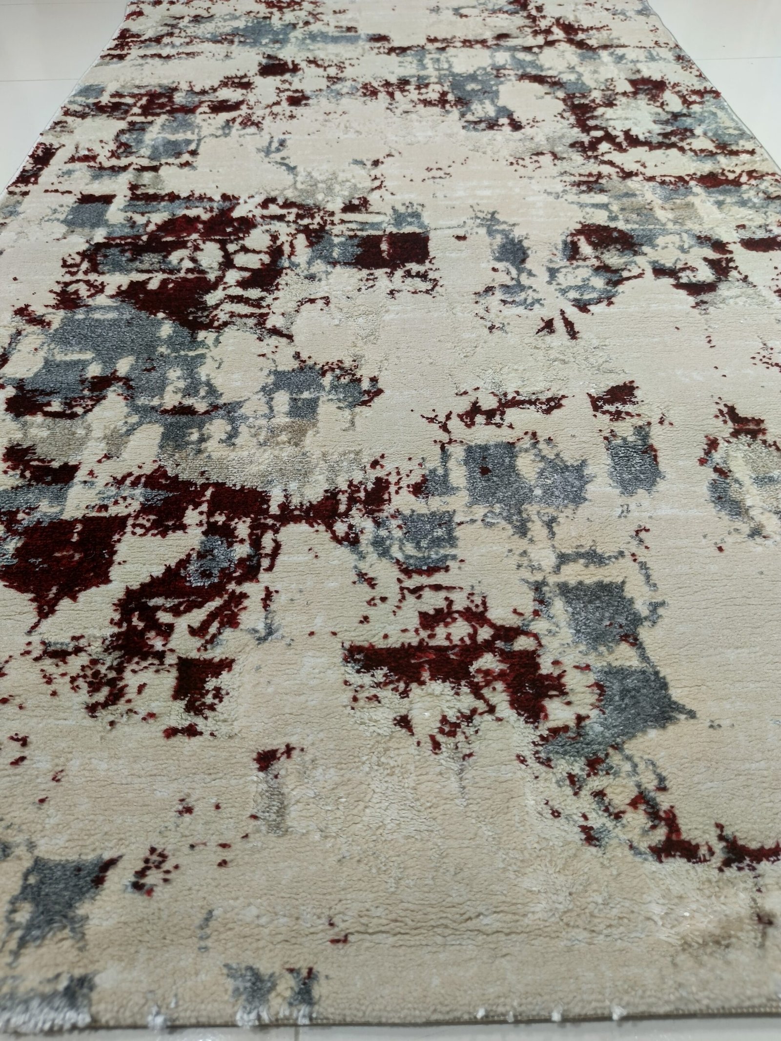 3D Shiny Turkish Carpet – Beige & Red Abstract Luxury Rug (90×150 cm) - Image 2