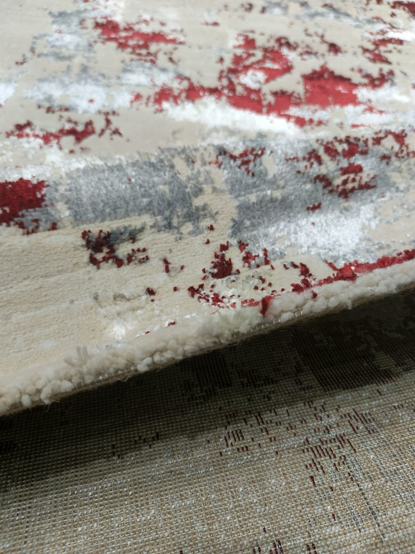 3D Shiny Turkish Carpet – Beige & Red Abstract Luxury Rug (90×150 cm) - Image 4