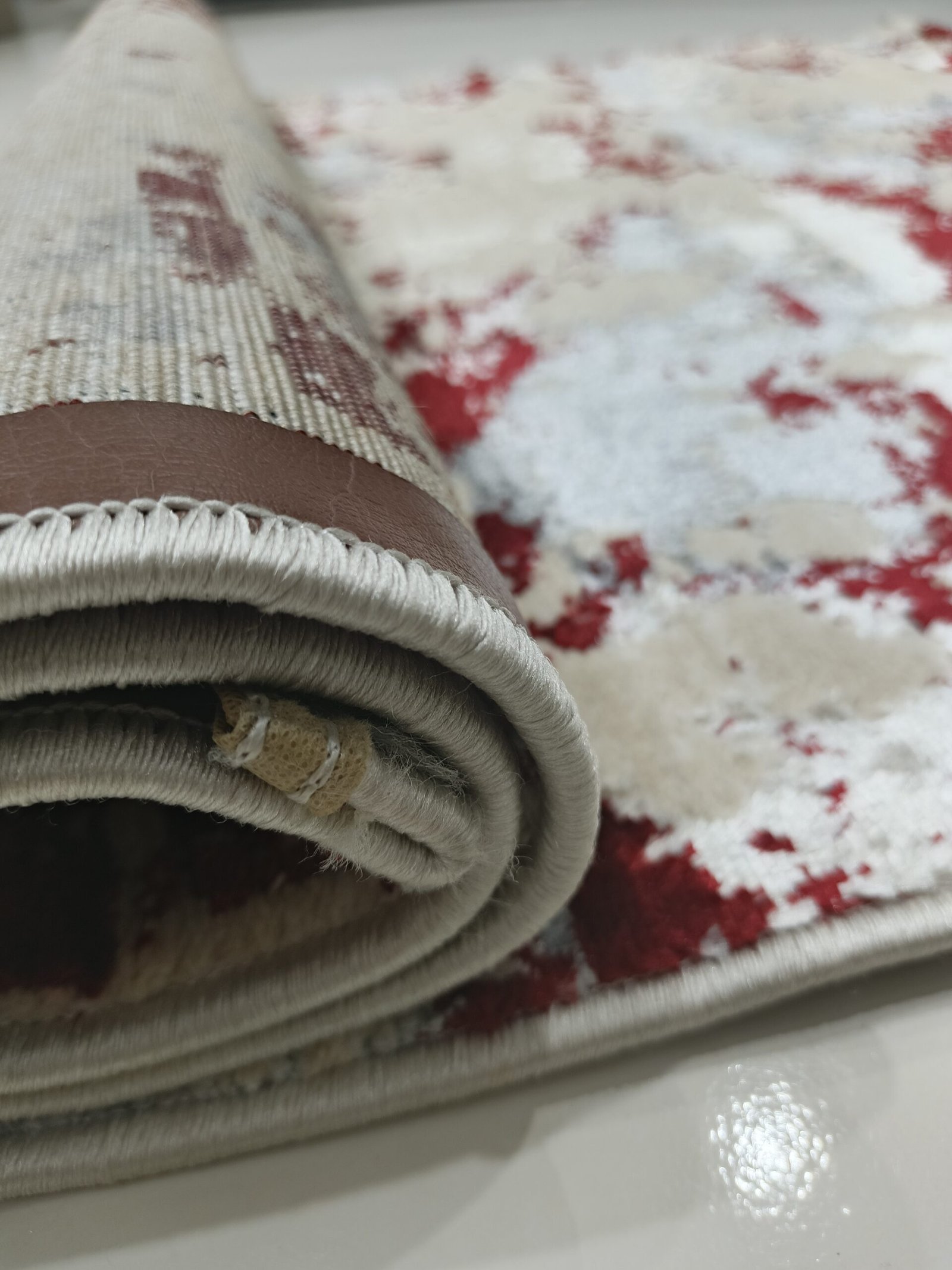 3D Shiny Turkish Carpet – Beige & Red Abstract Luxury Rug (90×150 cm) - Image 5
