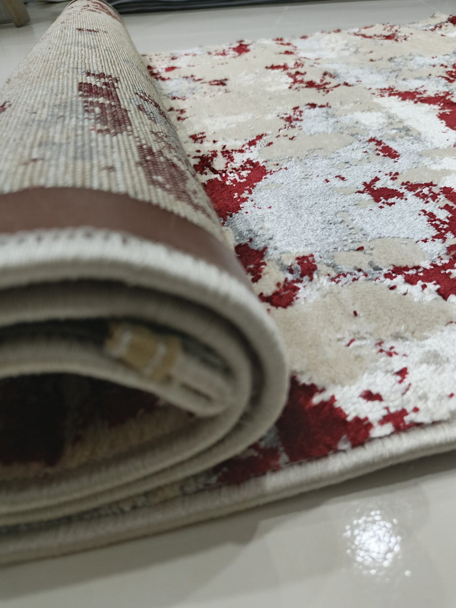 3D Shiny Turkish Carpet – Beige & Red Abstract Luxury Rug (90×150 cm) - Image 6