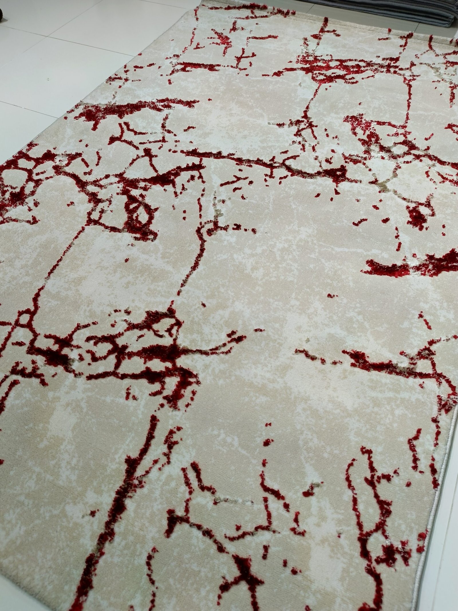 Premium Turkish 3D Shinny Carpet – Beige & Red Abstract Marble Design | 3x5 ft - Image 5