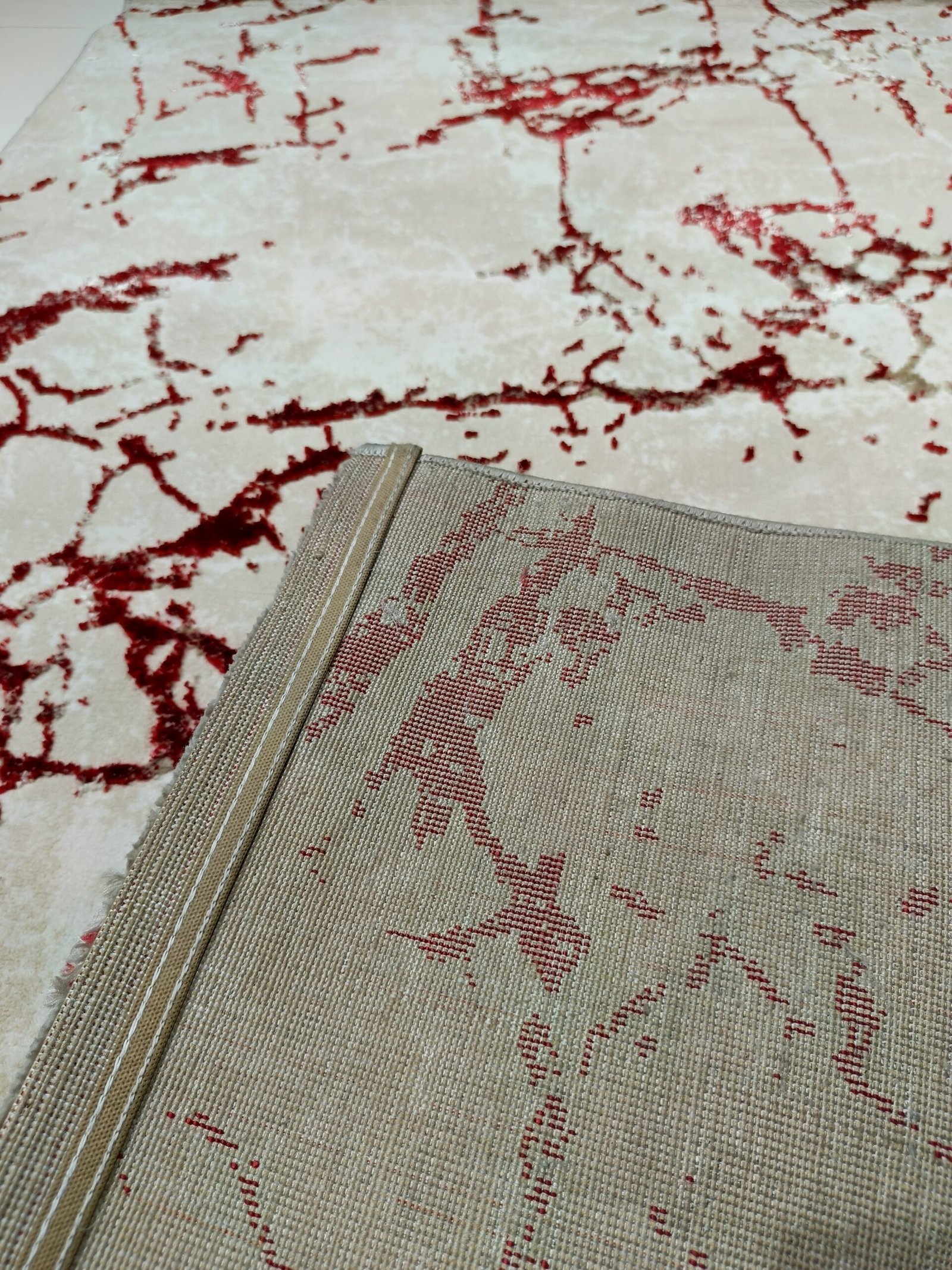 Premium Turkish 3D Shinny Carpet – Beige & Red Abstract Marble Design | 3x5 ft - Image 3