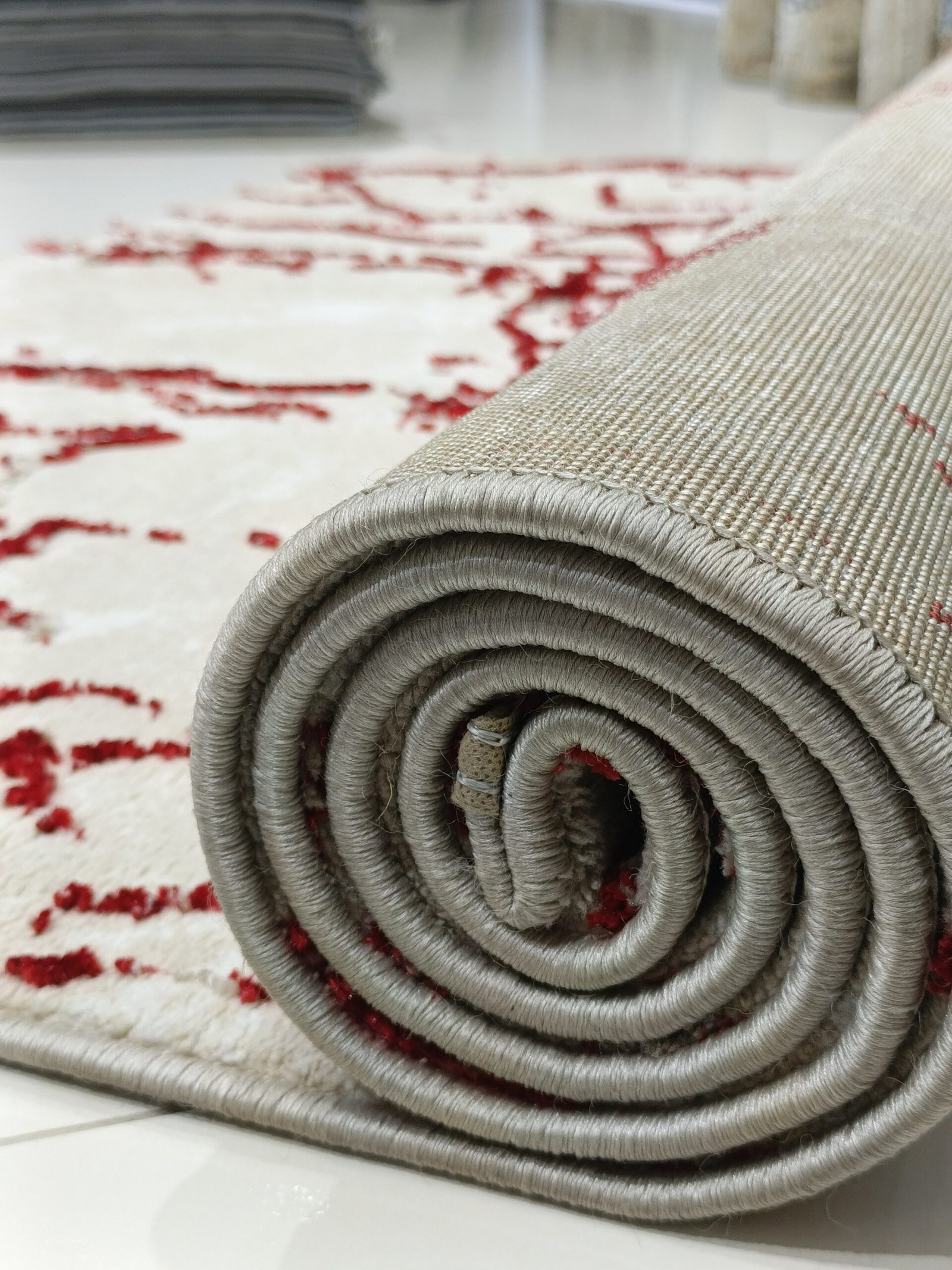 Premium Turkish 3D Shinny Carpet – Beige & Red Abstract Marble Design | 3x5 ft - Image 2