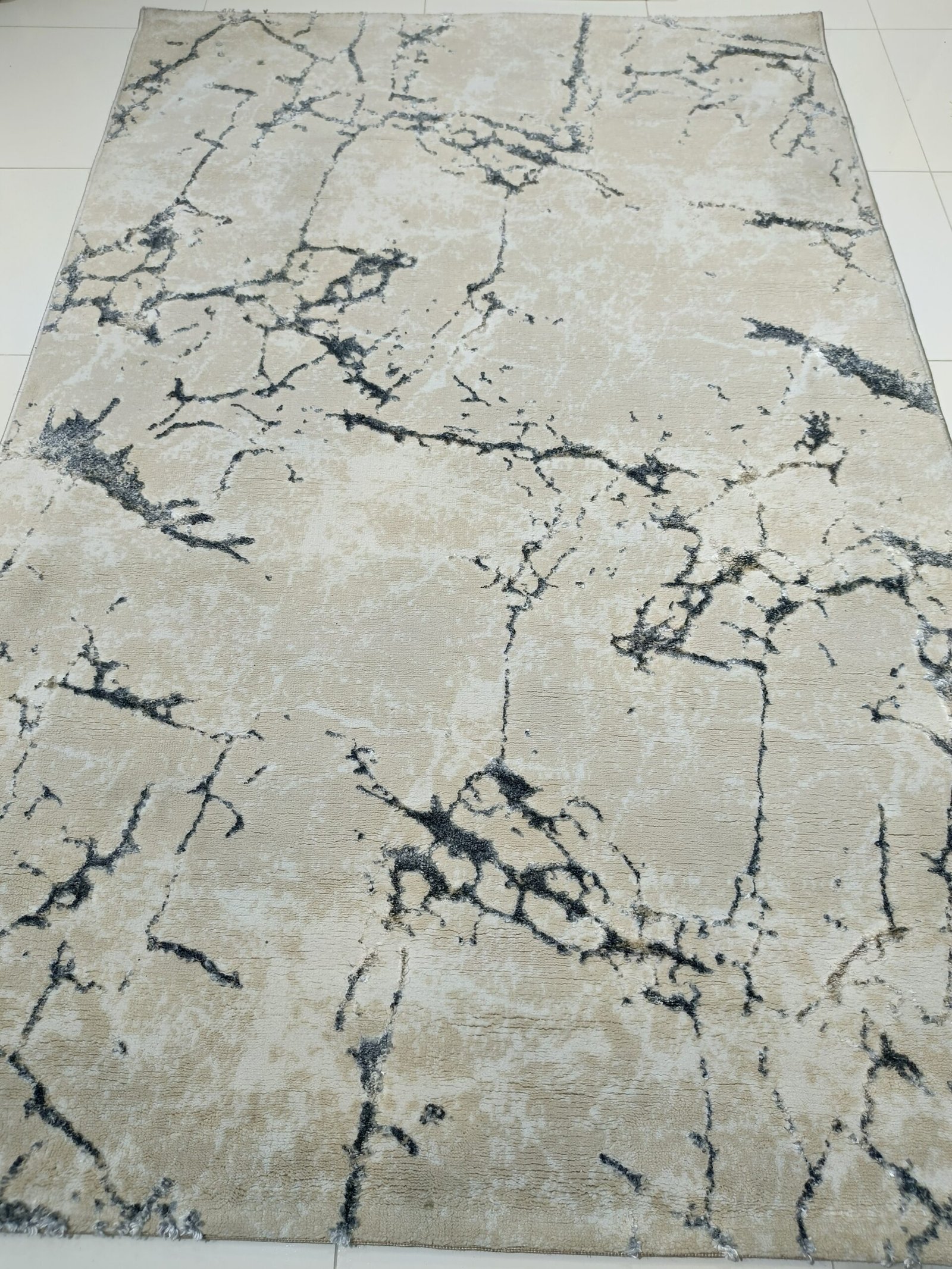 Premium 3D Shinny Turkish Rug – Beige Marble Texture – 4x6 ft Modern Carpet for Living Room, Bedroom & Office