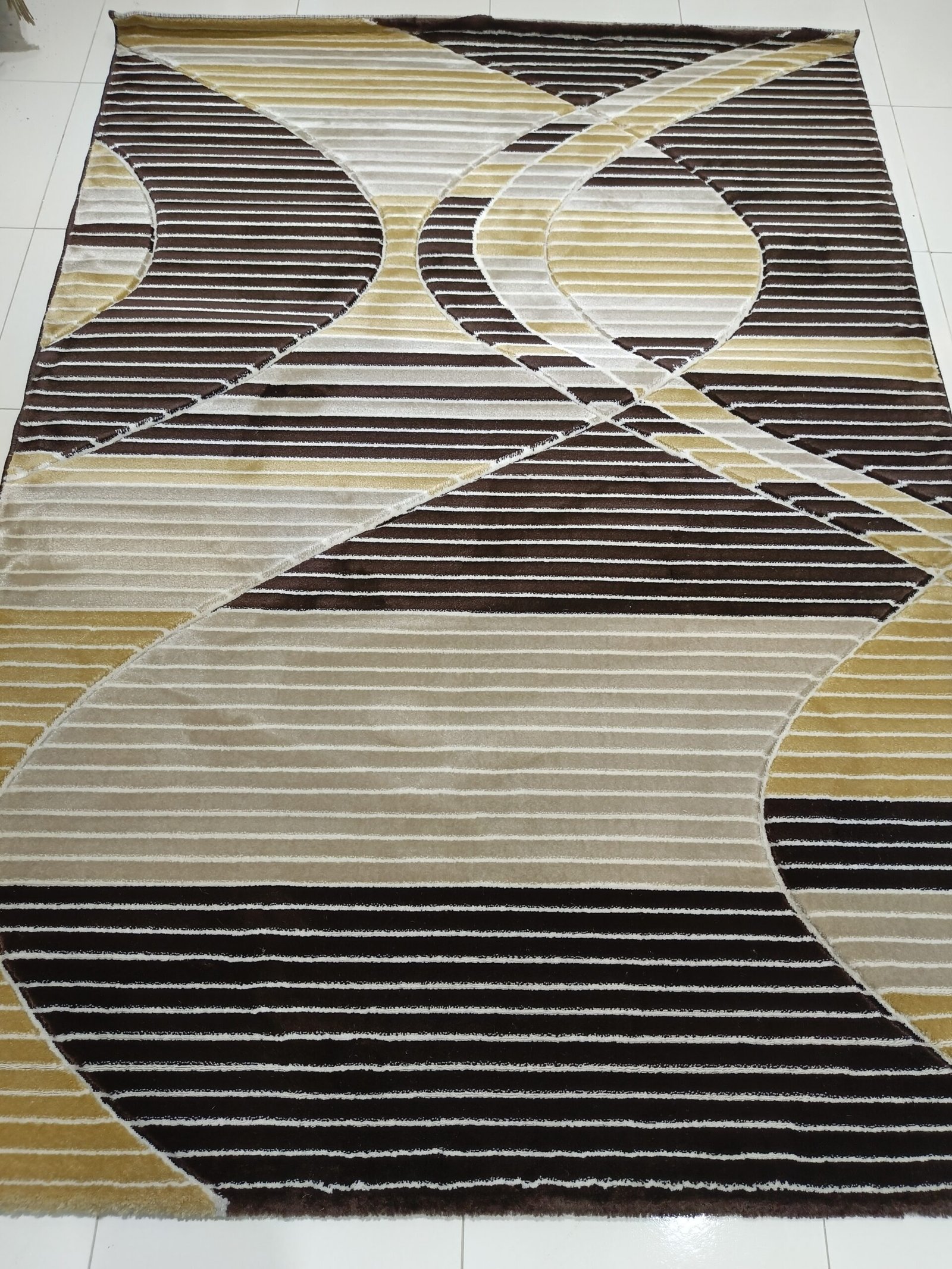 Premium Turkish Modern Geometric Carpet – Brown & Beige with Gold Accents – 5x7 ft (150×210 cm) – TOPKAPI Collection