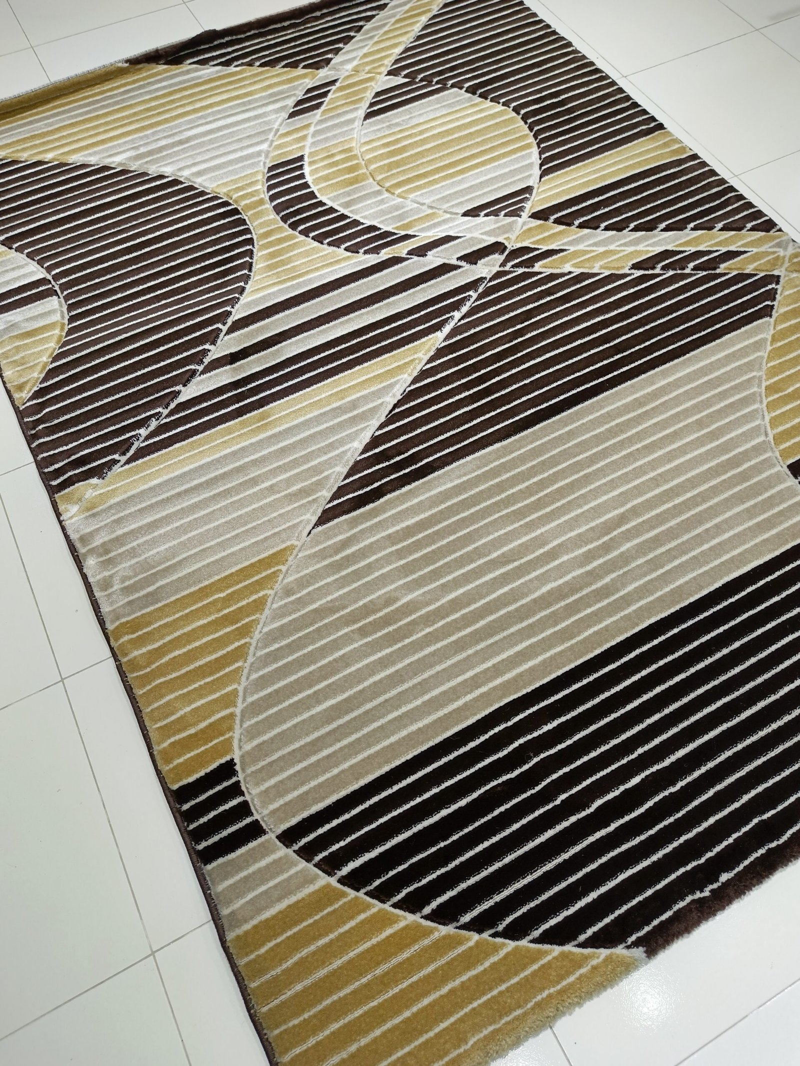 Premium Turkish Modern Geometric Carpet – Brown & Beige with Gold Accents – 5x7 ft (150×210 cm) – TOPKAPI Collection - Image 2