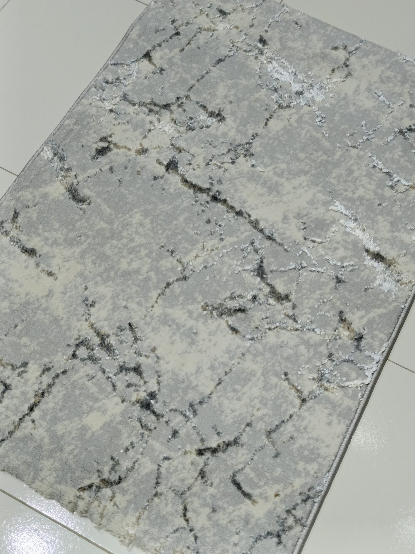 2×3 ft Turkish 3D Shiny VIP Rug – Silver Mist Gray with Metallic Shine Finish - Image 2