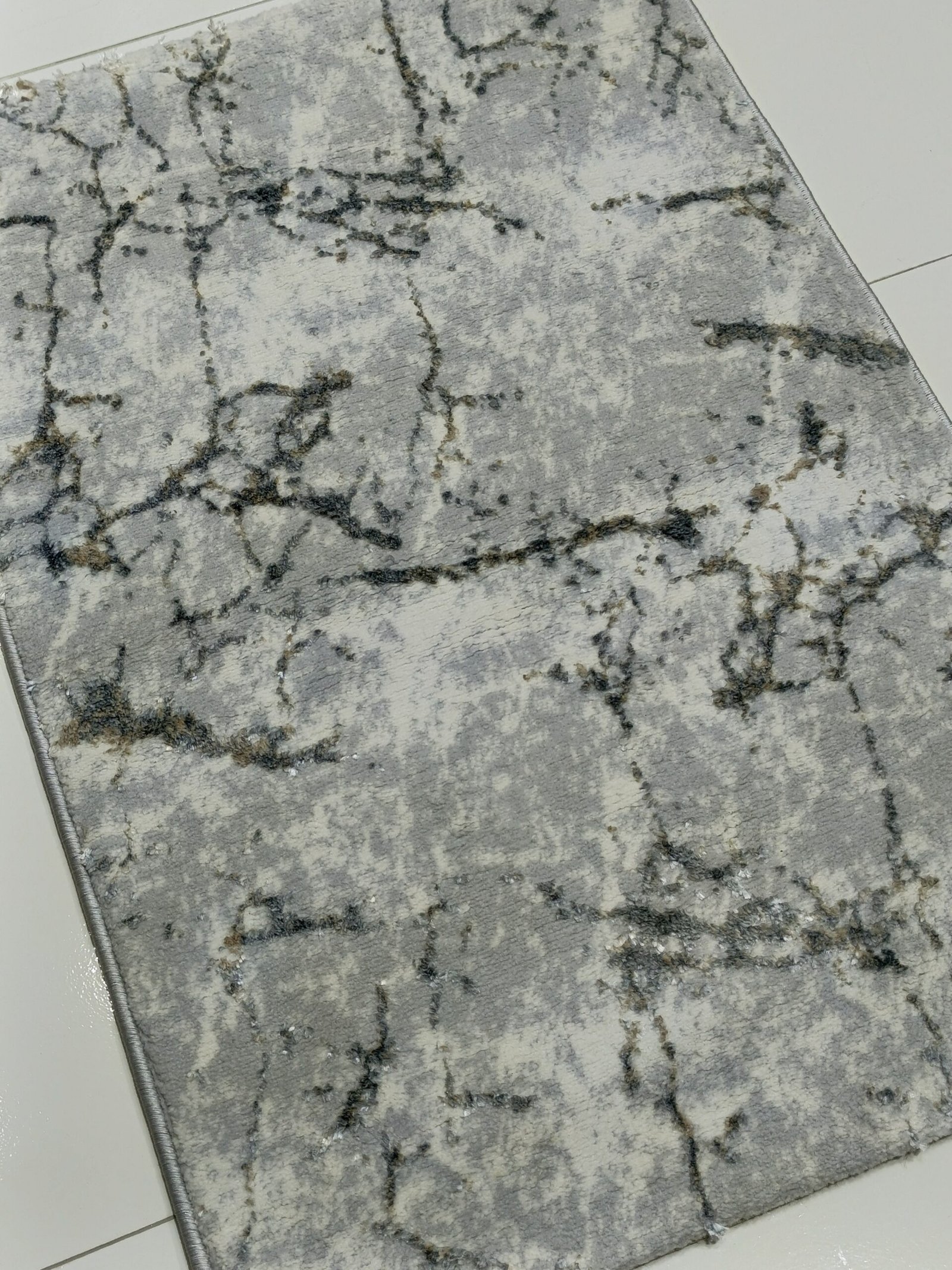 2×3 ft Turkish 3D Shiny VIP Rug – Silver Mist Gray with Metallic Shine Finish - Image 4