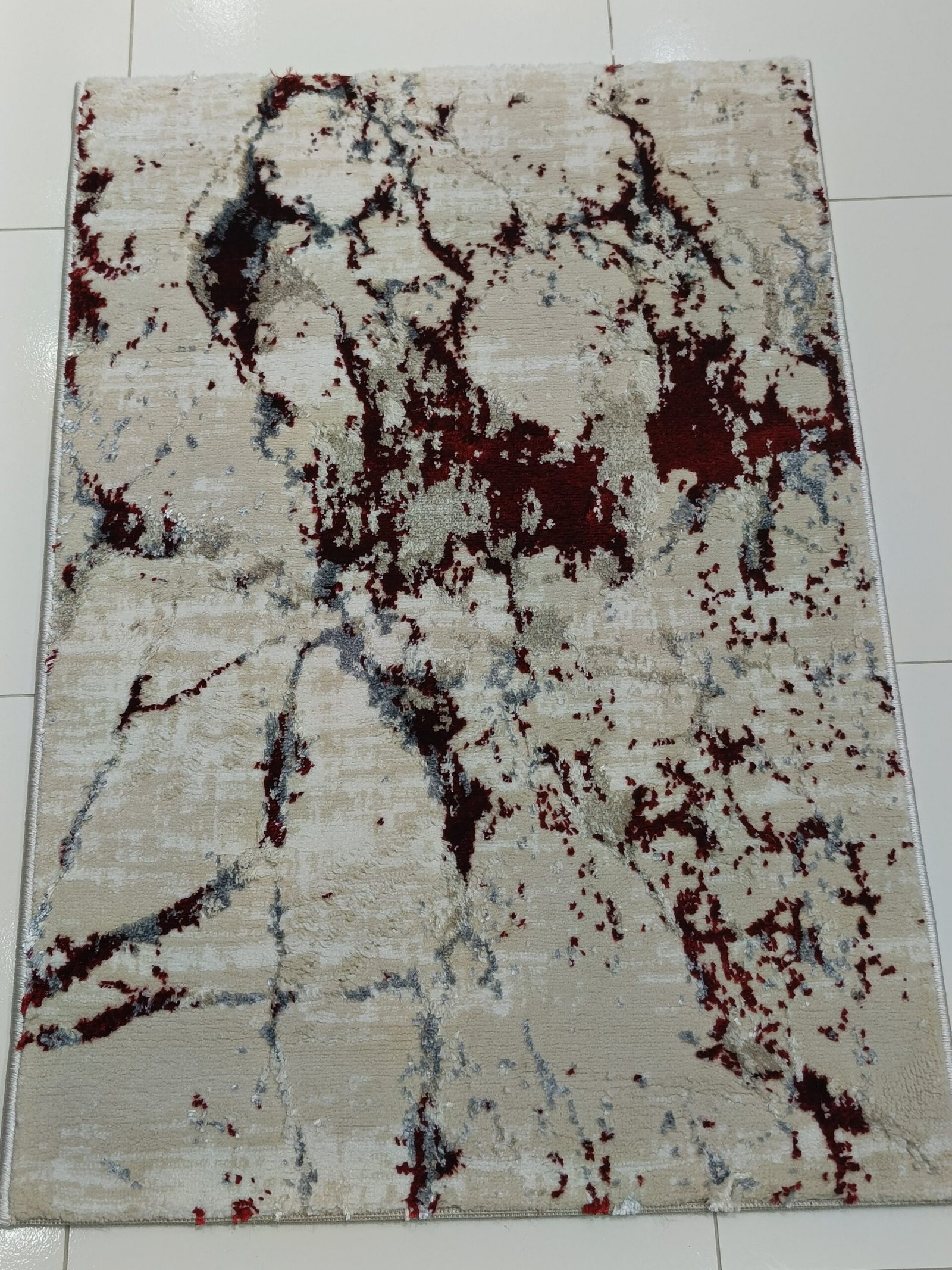 2×3 ft Turkish 3D Shiny VIP Rug – Beige with Red & Silver Abstract Design - Image 3