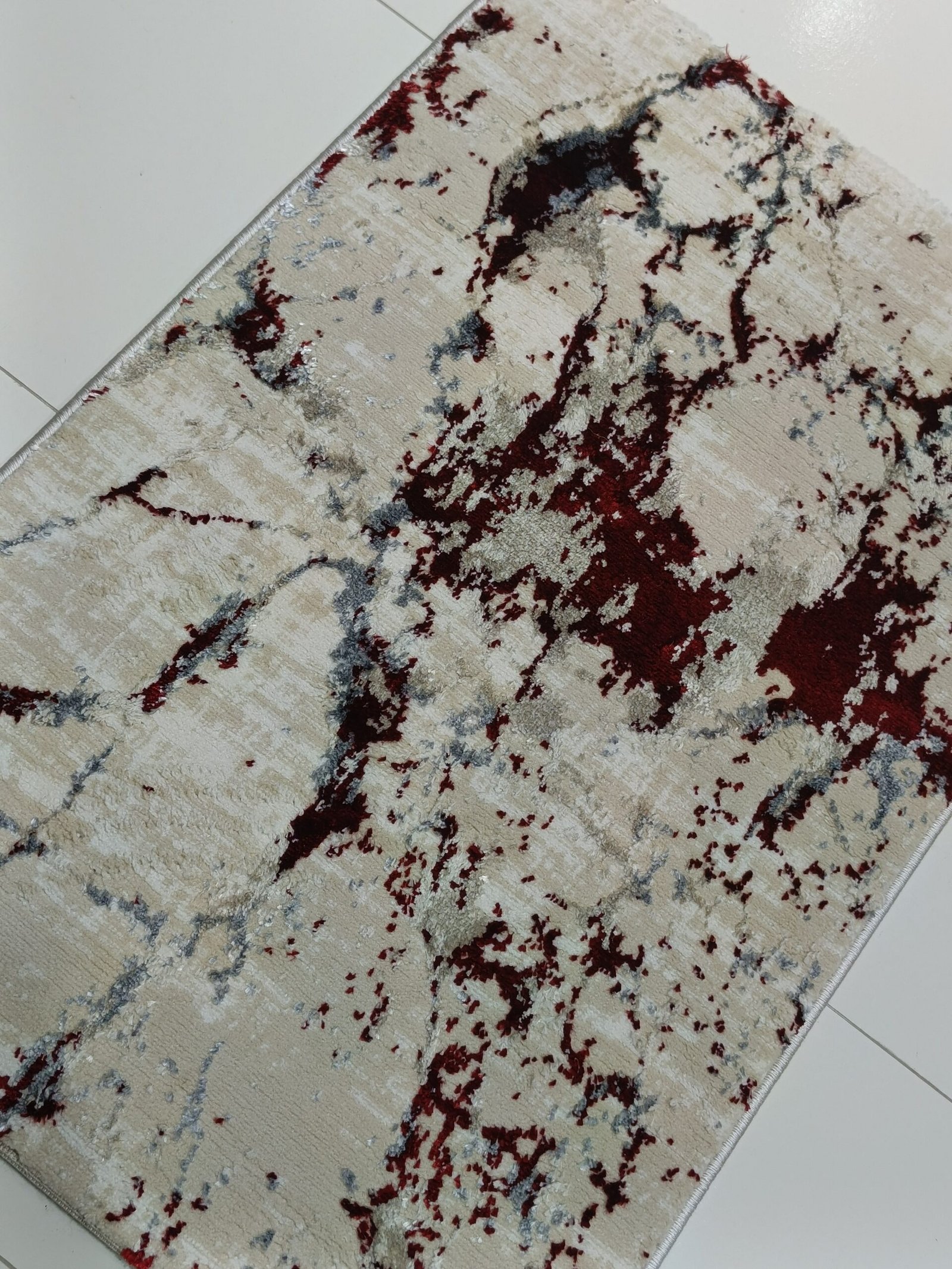 2×3 ft Turkish 3D Shiny VIP Rug – Beige with Red & Silver Abstract Design - Image 5