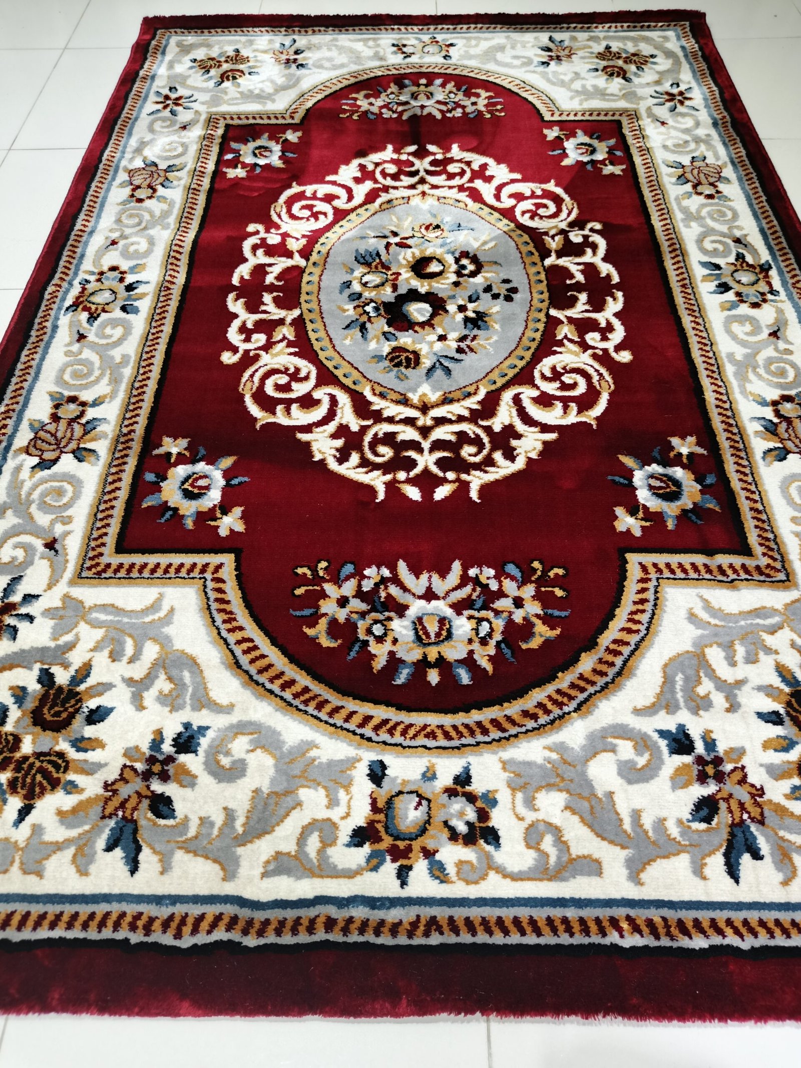 “Shalimar Royale” – 4×6 ft Turkish Heavy Premium Carpet (Classic Maroon Elegance, Luxurious Floral Design) - Image 5