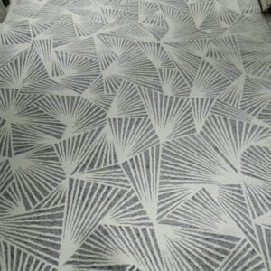 Tapis MONALISA – 6.5×9.5 ft Premium Turkish Rug | Grey-White Geometric Texture | Soft Modern Luxury Carpet for Living & Bedroom