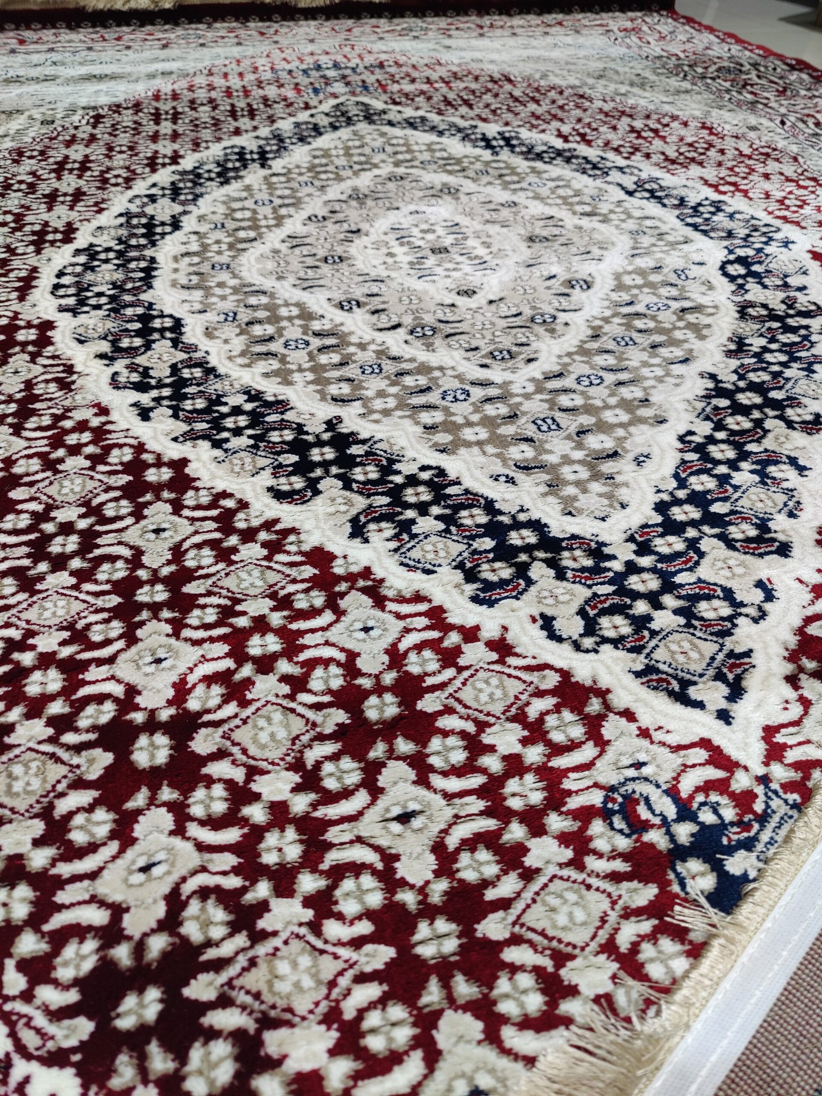 Royal Ember Harmony – 6×9 ft Turkish Persian Medallion Rug in Deep Black & Red | Premium Polyester | Made in Turkey - Image 4