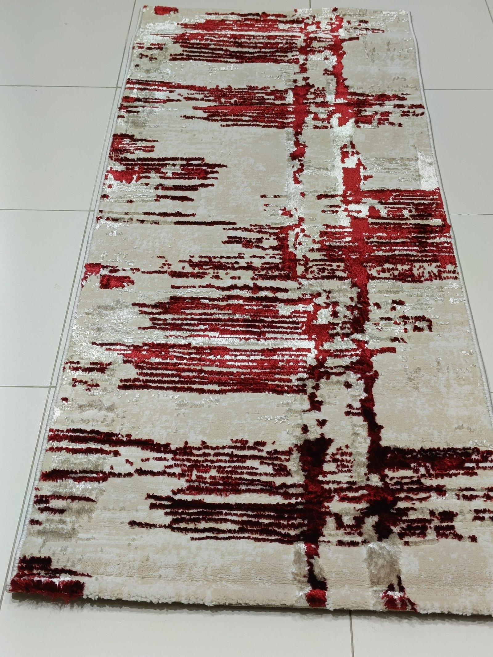 Crimson Rift – 2×5 ft Turkish 3D Shiny Abstract Runner Carpet in Beige & Red | Premium Textured Floor Runner for Modern Homes - Image 2