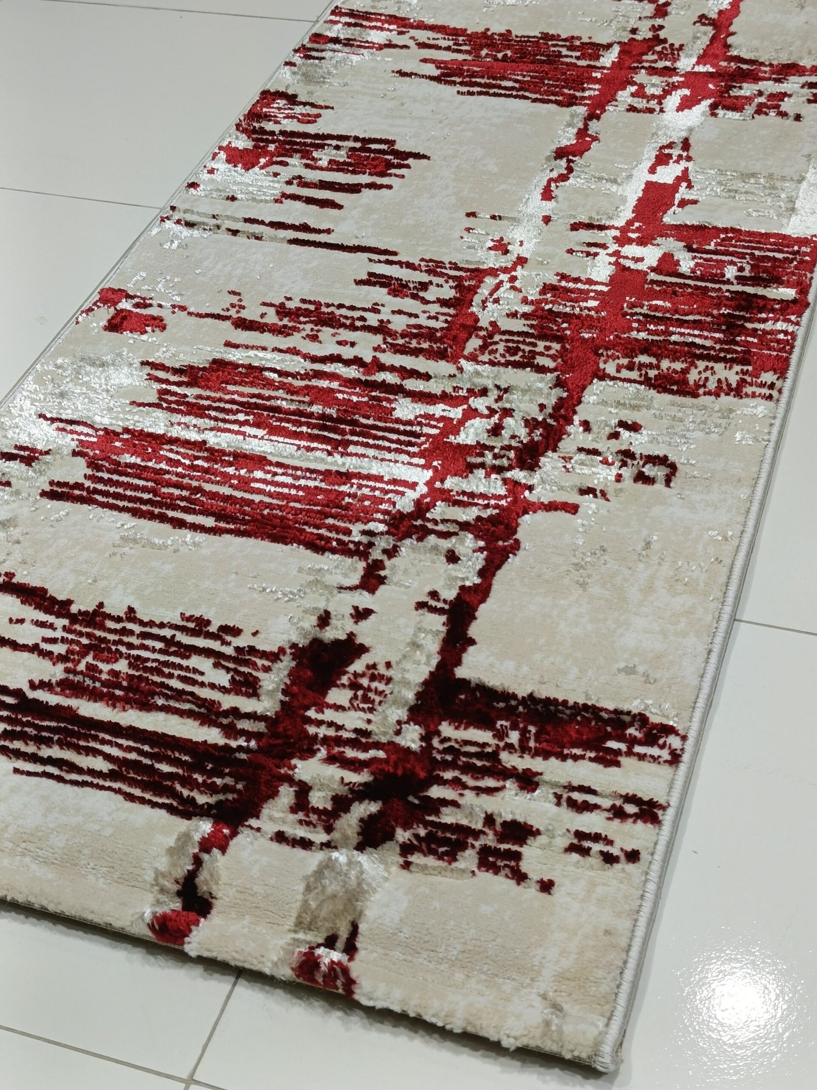 Crimson Rift – 2×5 ft Turkish 3D Shiny Abstract Runner Carpet in Beige & Red | Premium Textured Floor Runner for Modern Homes - Image 3