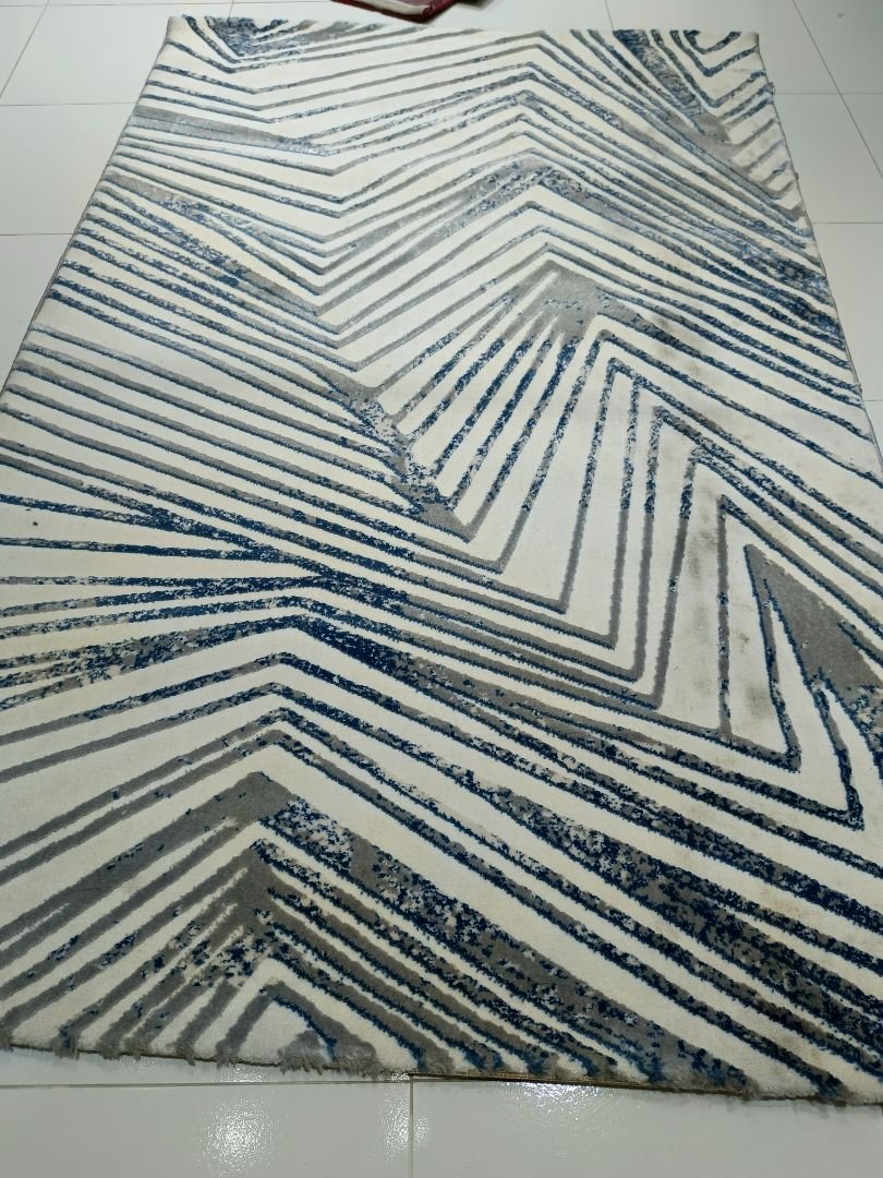 [Defective] Azure Trace | 4×6 ft (120×180 cm) 3D Shiny Geometric Rug (Front & Back Stain Defect)