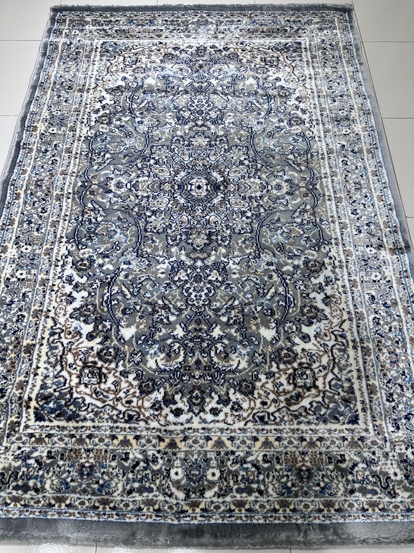 Silver Nakhsh Elegance – Premium Turkish Silk Touch Living Room Carpet 3.9 × 5.9 ft | Classic Persian Medallion Luxury Rug | Soft Designer Carpet for Bedroom & Sofa Area