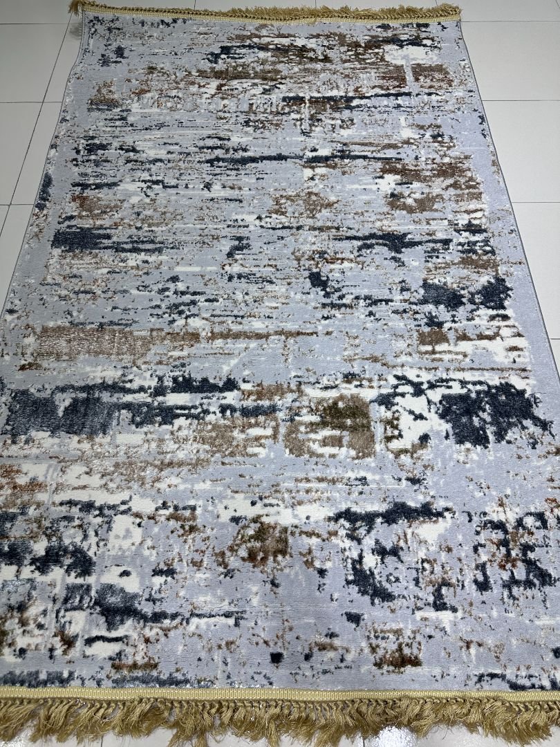 Golden Mist Aura – Premium Turkish Shiny Living Room Carpet 3.9 × 5.9 ft | Light Gray Abstract Luxury Rug with Fringe | Soft Designer Carpet for Bedroom & Sofa Area