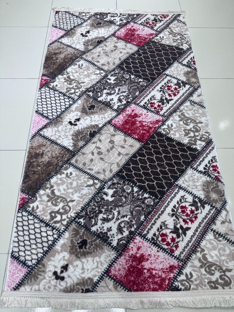 Vintage Patchwork Charm – Turkish Runner Rug 2.5 × 5 ft | Multi-Pattern Anti-Slip Polypropylene Carpet | Elegant Hallway & Bedside Runner