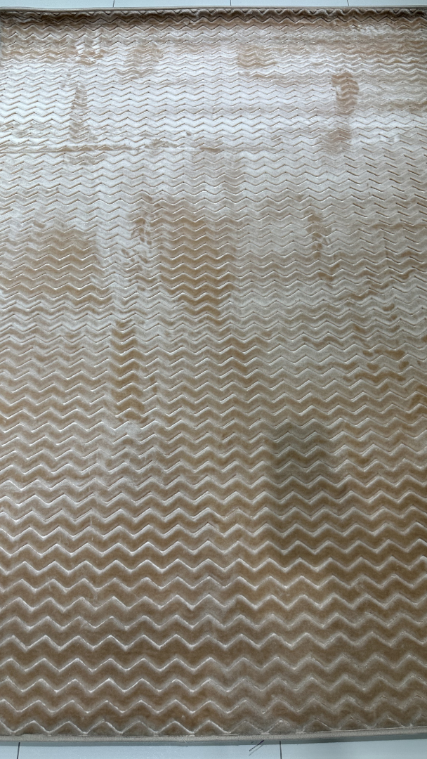 Minimal Velvet Soft Runner Rug – 2.6×5 ft | Anti-Slip Zigzag Texture Carpet | Premium Plush Floor Runner - Image 2