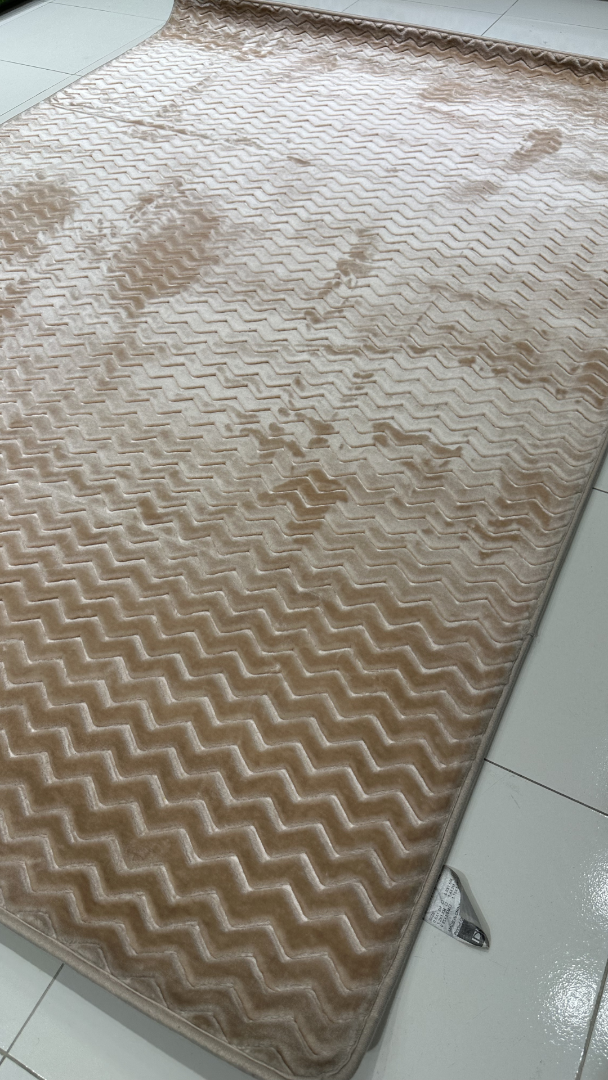 Minimal Velvet Soft Runner Rug – 2.6×5 ft | Anti-Slip Zigzag Texture Carpet | Premium Plush Floor Runner - Image 3