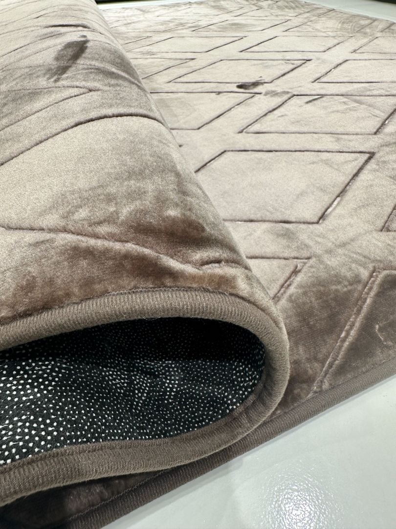 Modern Taupe Diamond Plush Carpet – 4.5×6.5 ft | Velvety Soft Area Rug | Premium Contemporary Living Room & Bedroom Carpet - Image 5
