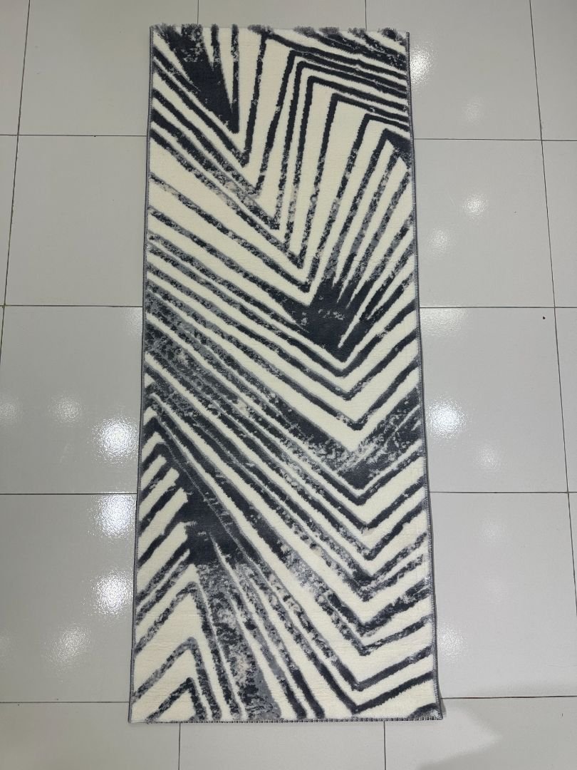 Silver Strata Premium Turkish Geometric Runner Rug – Grey & Ivory, 60 × 150 cm (2 × 4.9 ft) - Image 3
