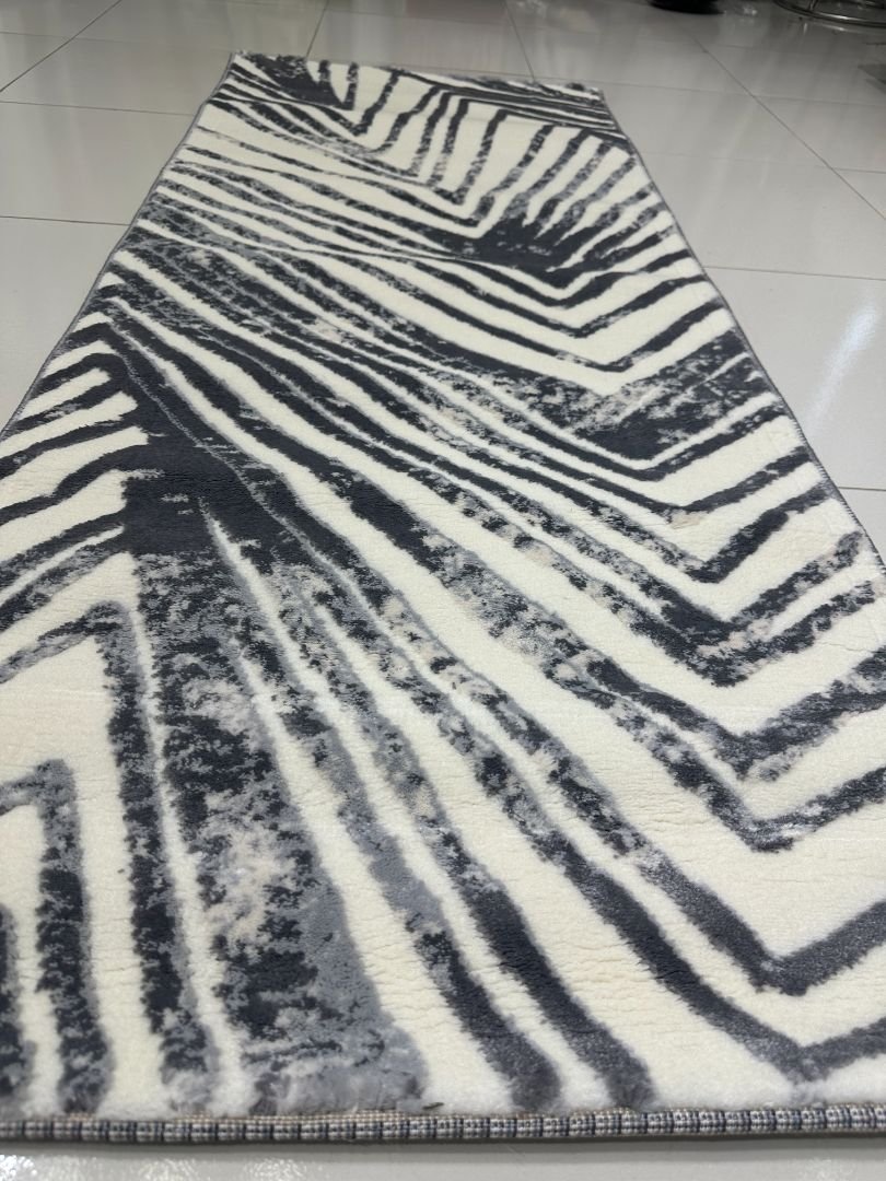 Silver Strata Premium Turkish Geometric Runner Rug – Grey & Ivory, 60 × 150 cm (2 × 4.9 ft) - Image 4