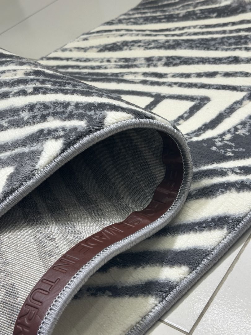 Silver Vortex Premium Turkish Abstract Geometric Runner Rug – Grey & Ivory, 60 × 180 cm (2 × 5.9 ft) - Image 4