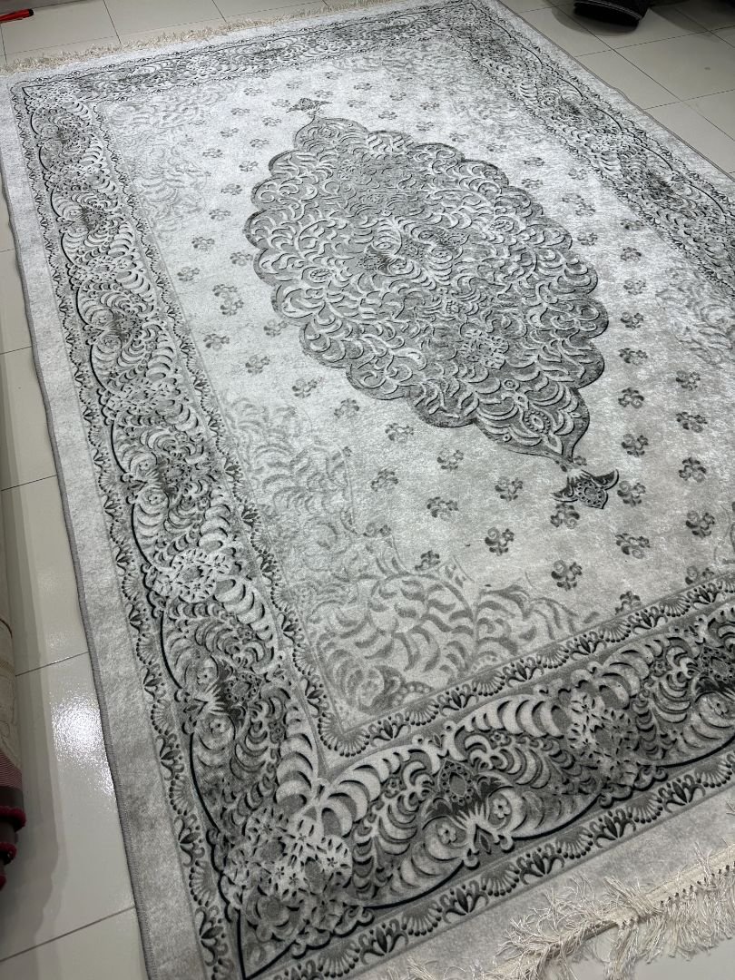 Silver Medallion Turkish Rug – 6.2×9.6 ft - Image 3
