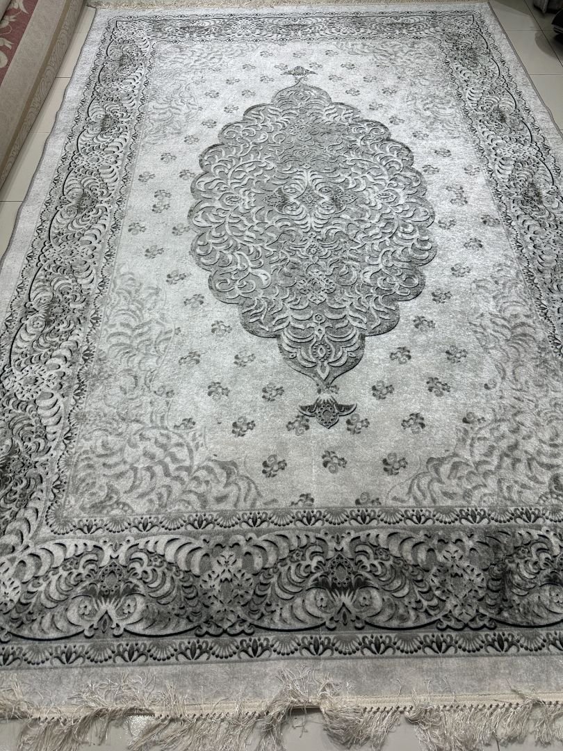 Silver Medallion Turkish Rug – 6.2×9.6 ft - Image 4